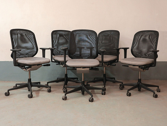 Офисное кресло Vitra MedaPal Mesh Ткань Серый Италия