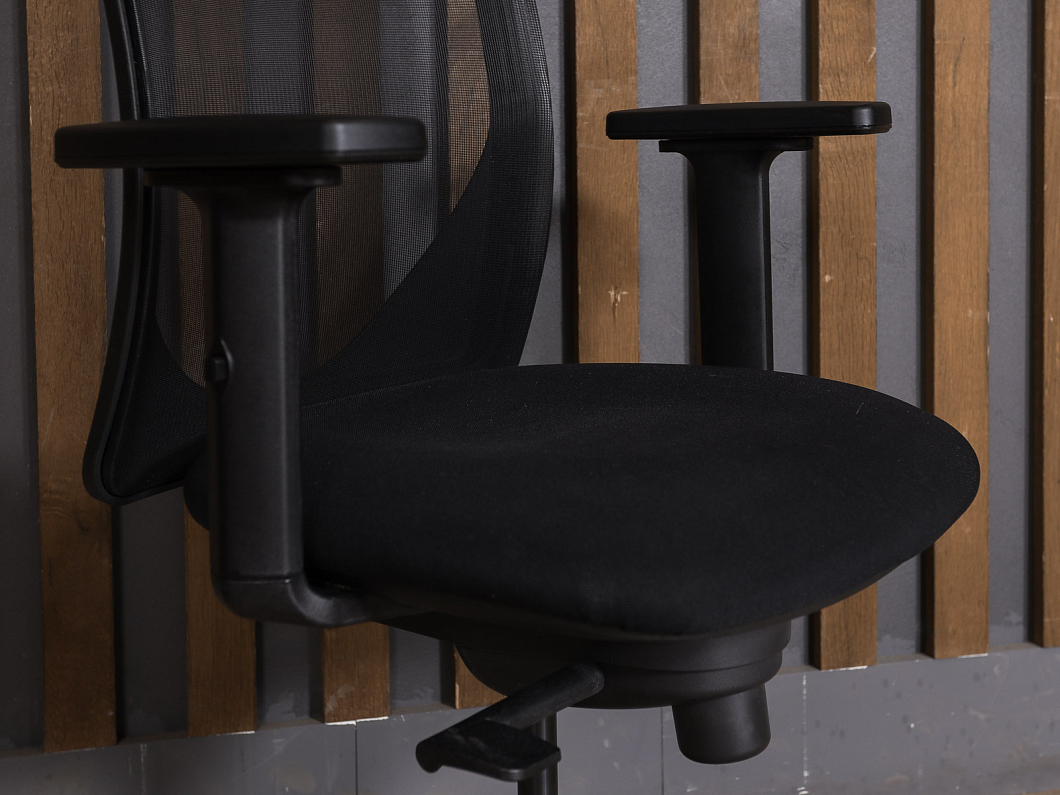 Офисное кресло Ткань Чёрный Италия (КПТЧ-240126)