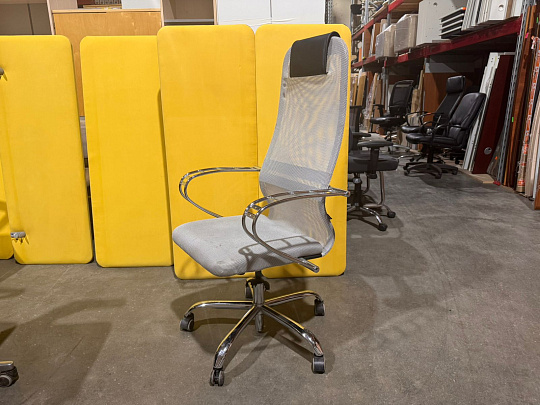 Кресло руководителя Metta Сетка Серый Россия