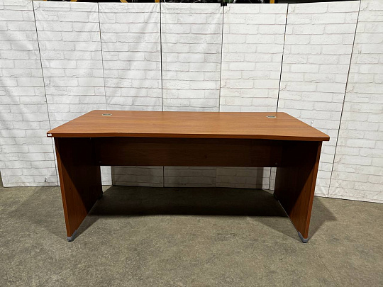 Стол прямоугольный ЛДСП Орех