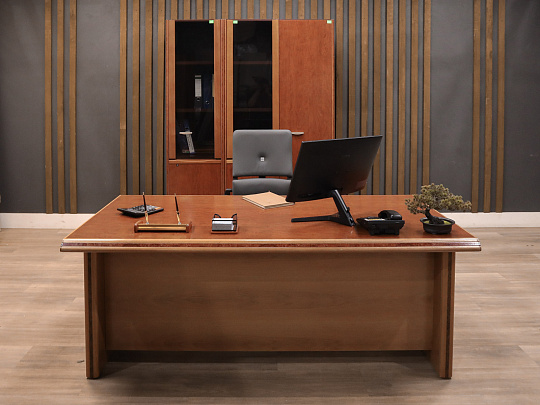 Кабинет руководителя Шпон Ольха