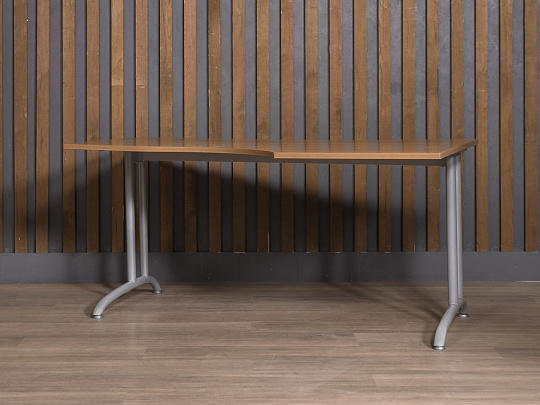 Стол эргономичный Орех