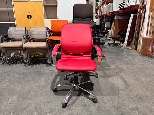 Офисное кресло Nowy Styl MIRAGE Искусственная кожа Красный Россия