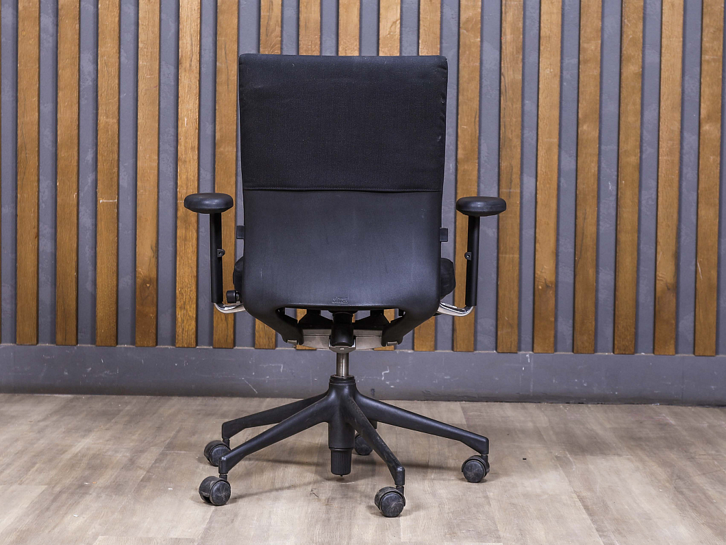 Офисное кресло Vitra ID Soft Ткань Чёрный Швейцария (КПЧ4-300924)