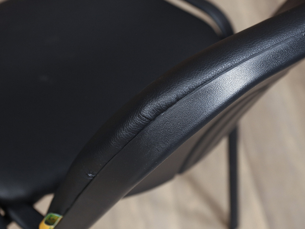 Офисный стул ИЗО Искусственная кожа Цвет в ассортименте (004м-00000)