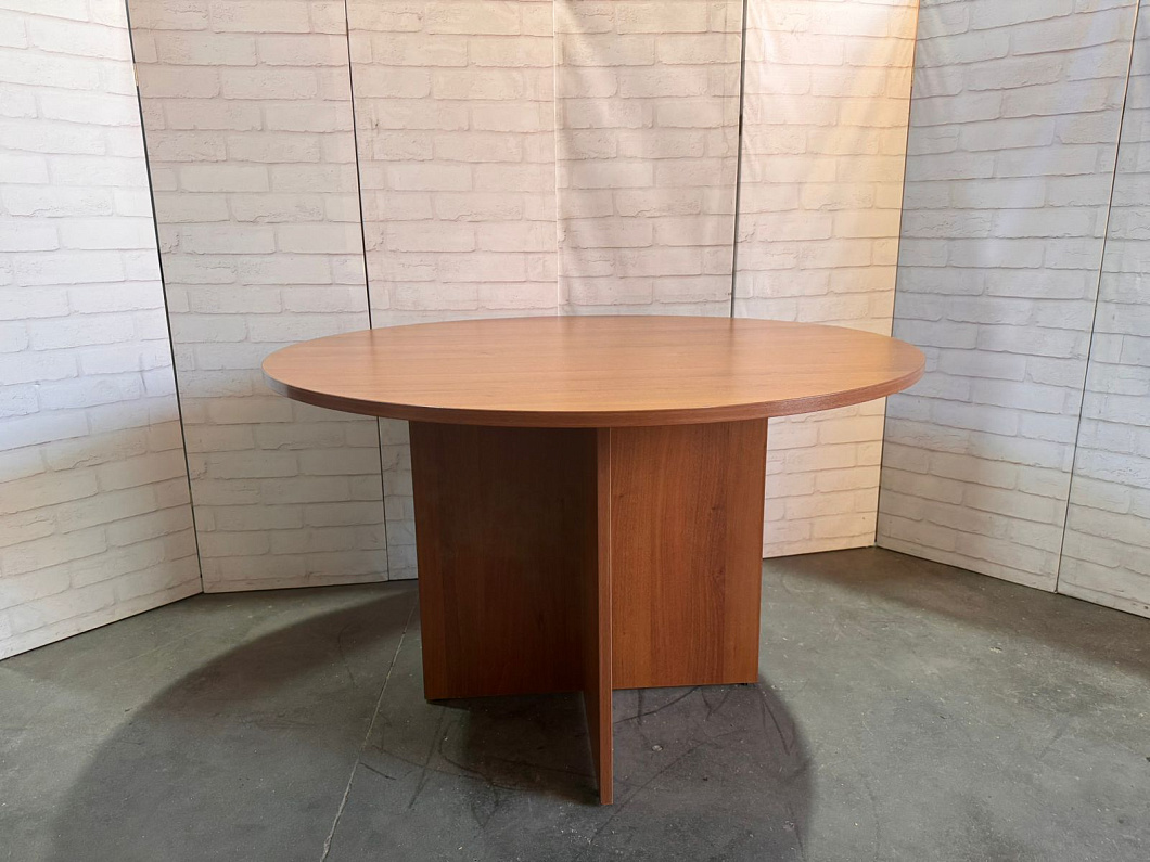 Стол для переговоров ЛДСП Орех Россия (3351-110925)