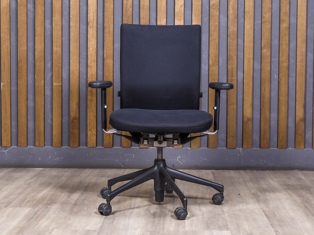 Офисное кресло Vitra ID Soft Ткань Чёрный Швейцария (КПЧ4-300924)