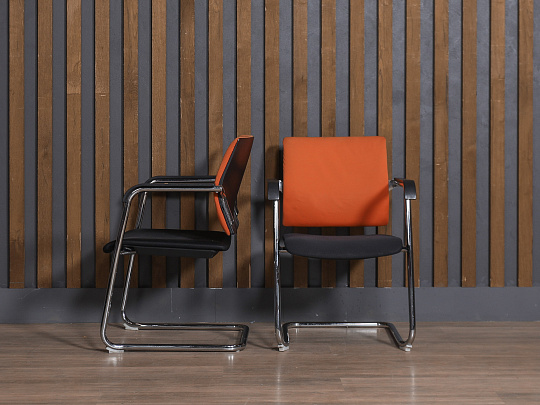 Конференц-кресло Ткань Оранжевый