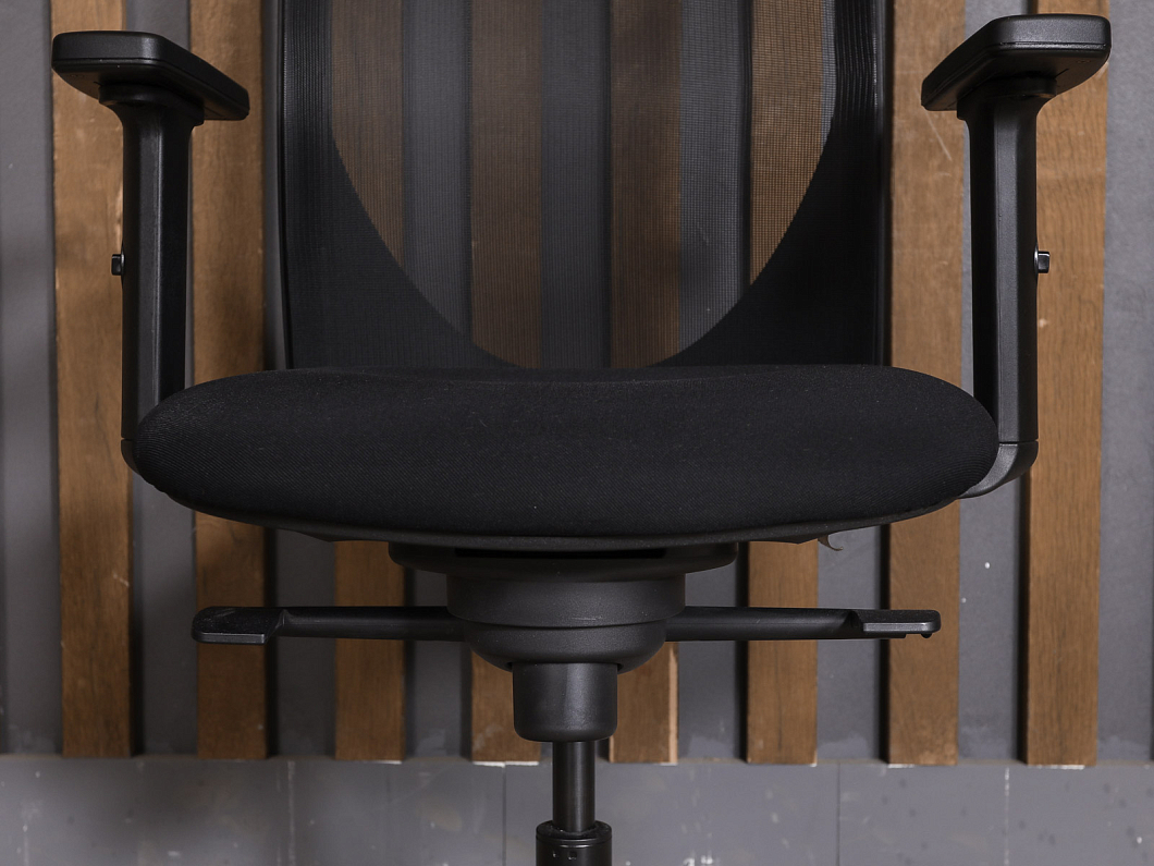 Офисное кресло Ткань Чёрный Италия (КПТЧ-240126)