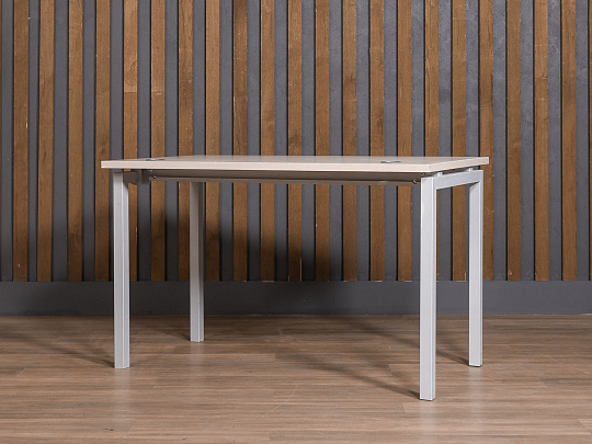 Стол прямоугольный ЛДСП Дуб