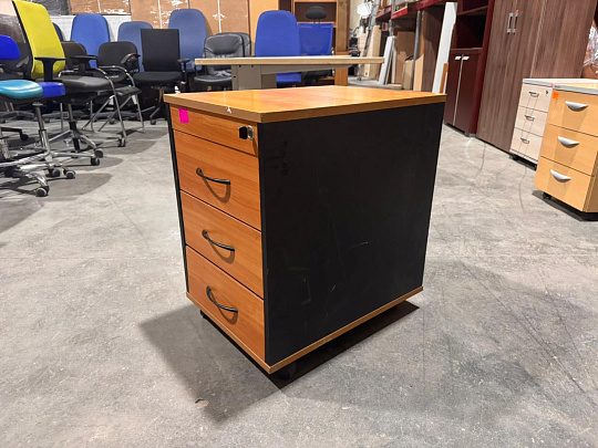 Стол с тумбой ЛДСП Ольха Россия