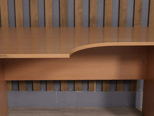 Стол эргономичный ЛДСП Ольха