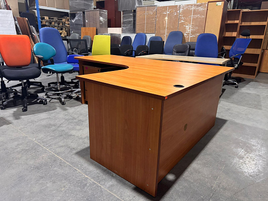 Стол руководителя ЛДСП Орех