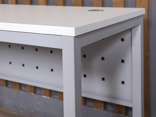 Стол прямоугольный ЛДСП Белый