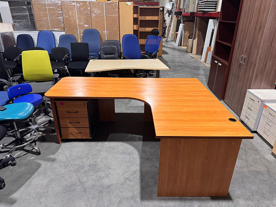 Стол руководителя ЛДСП Орех