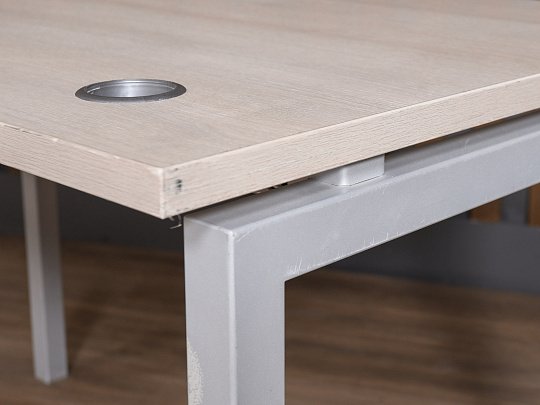 Стол прямоугольный ЛДСП Дуб