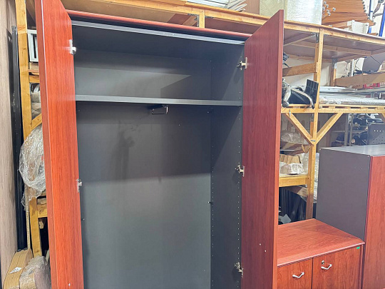 Кабинет руководителя ЛДСП Вишня