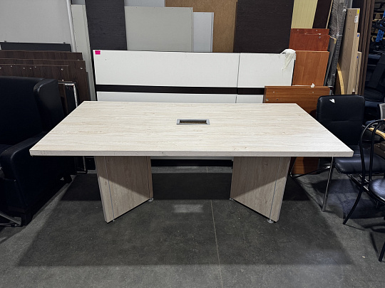 Стол для переговоров ЛДСП Клен