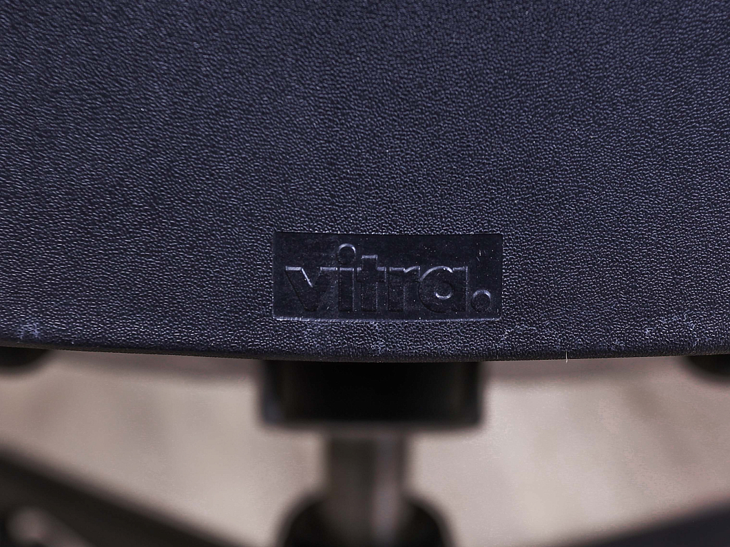 Офисное кресло Vitra ID Soft Ткань Чёрный Швейцария (КПЧ4-300924)
