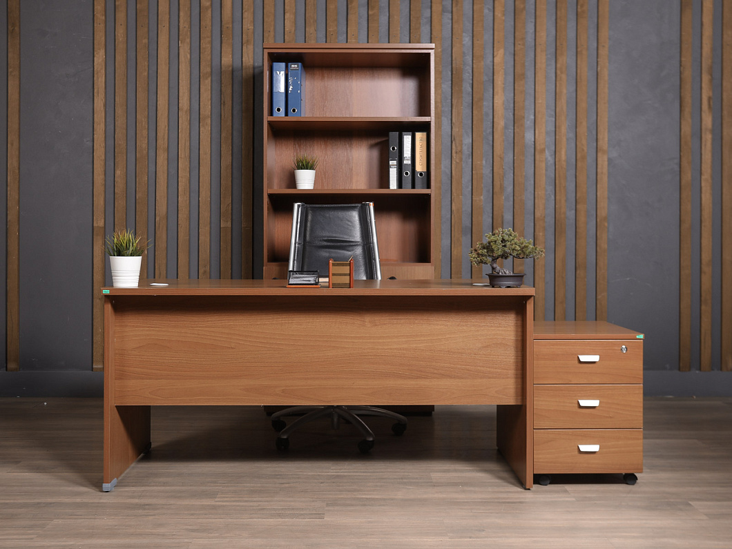 Кабинет руководителя ЛДСП Орех (КРОР-161125)