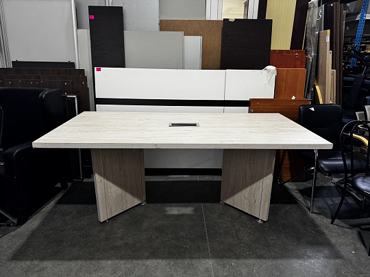 Стол для переговоров ЛДСП Клен