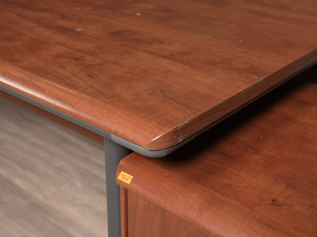 Кабинет руководителя МДФ Вишня (КРВШ-081125)