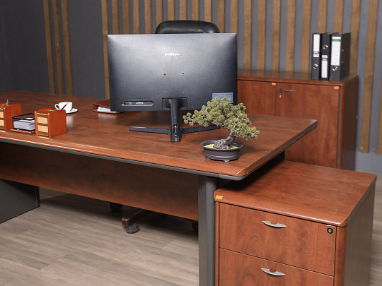 Кабинет руководителя МДФ Вишня