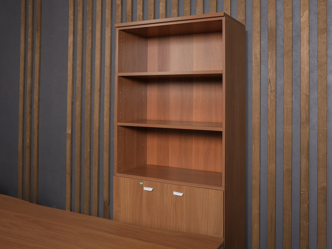 Кабинет руководителя ЛДСП Орех (КРОР-161125)