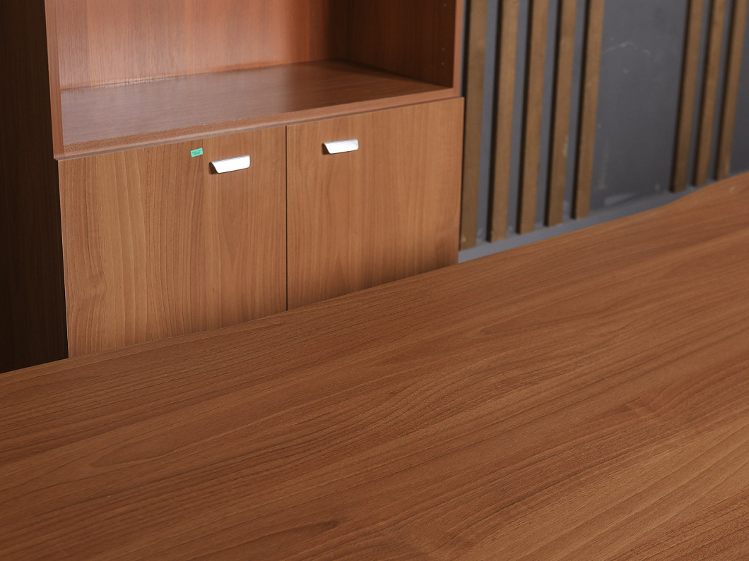 Кабинет руководителя ЛДСП Орех (КРОР-161125)