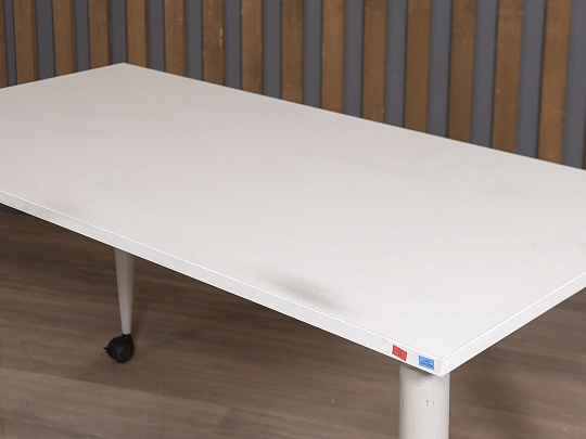 Стол прямоугольный ЛДСП Белый