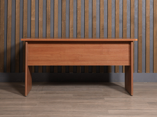 Стол эргономичный ЛДСП Орех