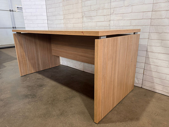 Стол руководителя ЛДСП Ясень шимо Россия