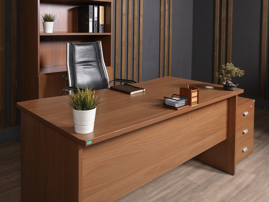 Кабинет руководителя ЛДСП Орех (КРОР-161125)