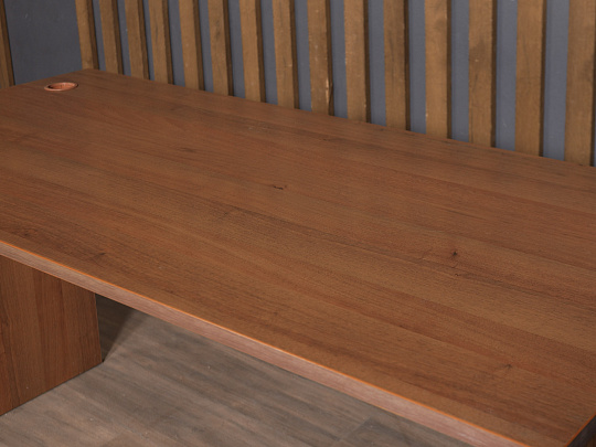 Стол прямоугольный ЛДСП Орех