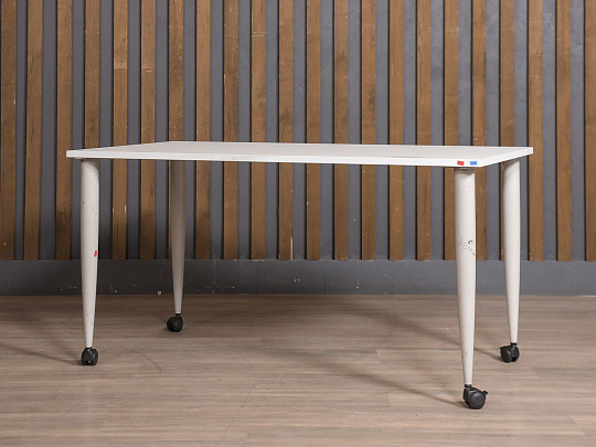 Стол прямоугольный ЛДСП Белый