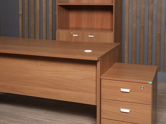 Кабинет руководителя ЛДСП Орех