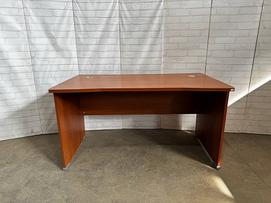 Стол прямоугольный ЛДСП Орех