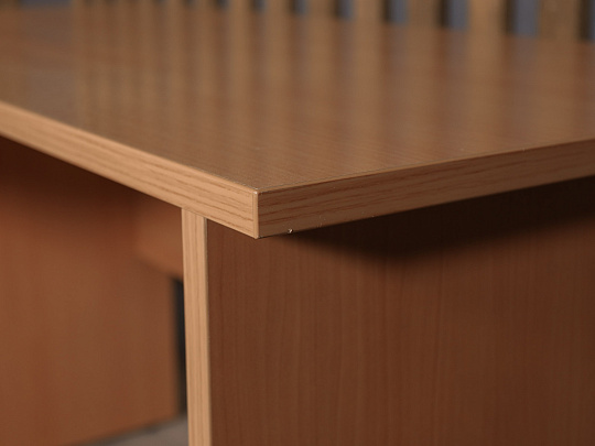 Стол эргономичный ЛДСП Ольха