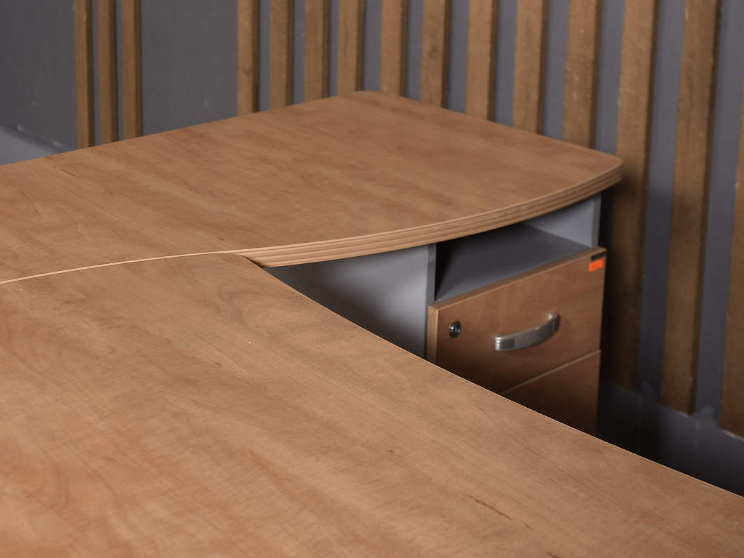 Стол руководителя Berlin DRL-220 Бостон ЛДСП Серый Россия (СРЭОРСР-251025)