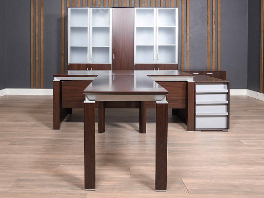 Кабинет руководителя HAN Шпон Венге Италия