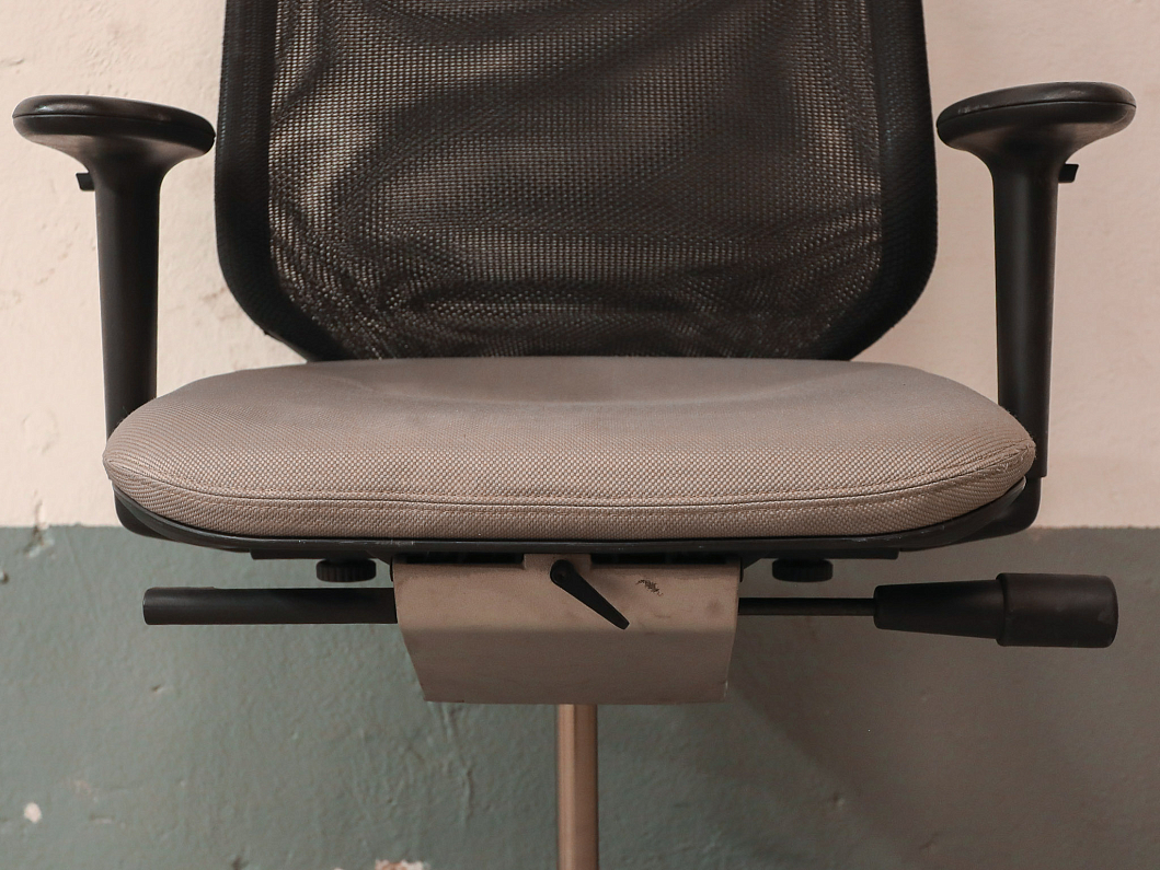 Офисное кресло Vitra MedaPal Mesh Ткань Серый Италия (КПТСР-260626)
