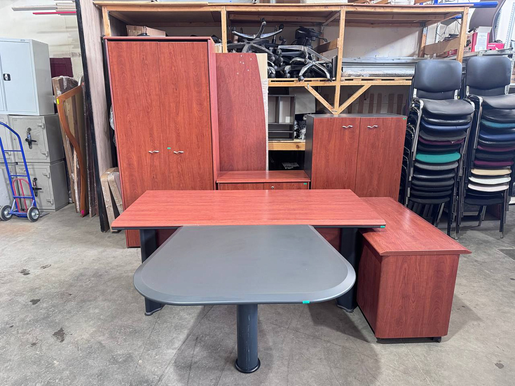 Кабинет руководителя ЛДСП Вишня (КРВШСР-041025)