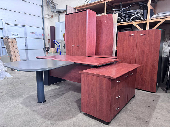 Кабинет руководителя ЛДСП Вишня