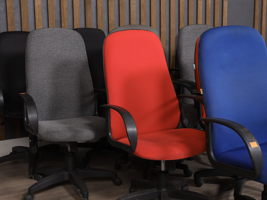 Кресло руководителя Ткань Цвет в ассортименте Россия (КРТА-00004)