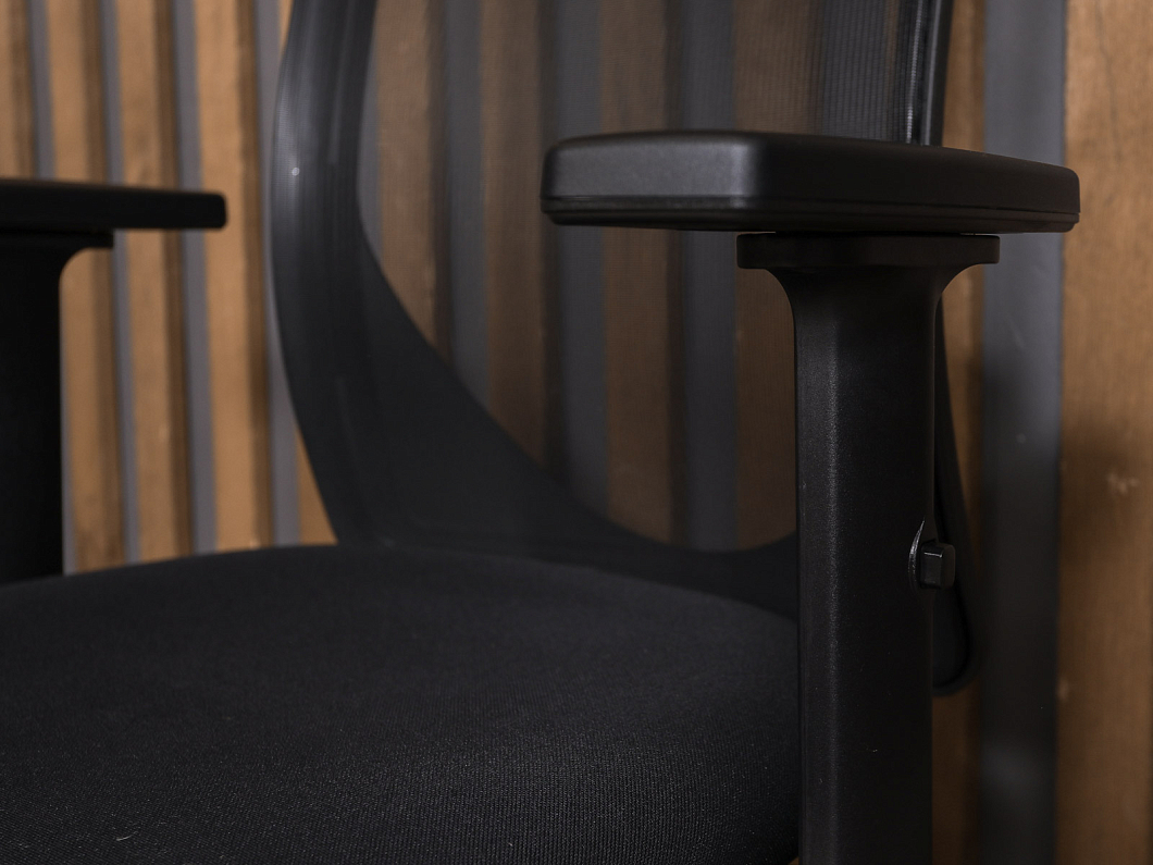 Офисное кресло Ткань Чёрный Италия (КПТЧ-240126)