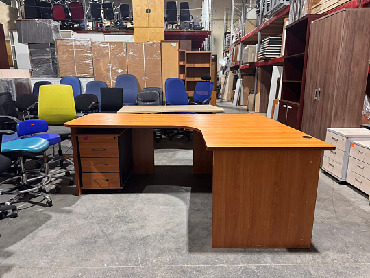 Стол руководителя ЛДСП Орех