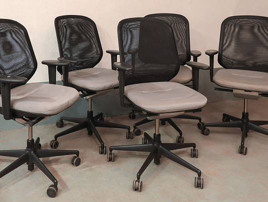 Офисное кресло Vitra MedaPal Mesh Ткань Серый Италия