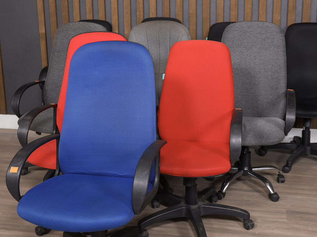 Кресло руководителя Ткань Цвет в ассортименте Россия (КРТА-00004)