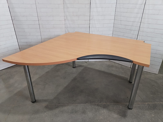 Стол угловой Steelcase ЛДСП Клен Россия