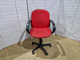 Офисное кресло Ткань Красный Россия